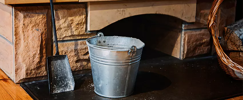 Clean The Fireplace Mantle And Hearth in East Hemet, California